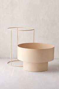 Maceta Decorativa con Soporte, Acabado Dorado y Negro, de Buena Calidad, Marca Linea Exports Inc - Product Image 3