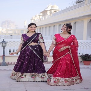 VASTRA COTTAGE Dola Lehenga Choli en soie avec broderie de sequins et motifs Meena, Lehenga entièrement cousu avec Dupatta - Product Image 5