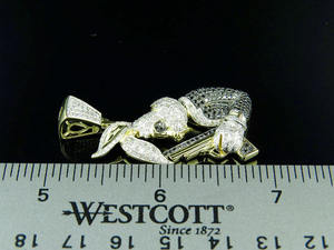 จี้เพชรบักส์บันนี่สไตล์ฮิปฮอปสตรีทแฟชั่นจาก KRISHNAM JEWELS ดีไซน์ทันสมัย พร้อมการตกแต่งระดับพรีเมียม เหมาะสำหรับทั้งชายและหญิง - Product Image 3