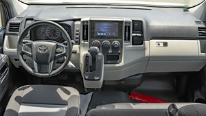 Toyota Hiace 2025 Usada de Alta Calidad, Perfecta, Impecable, Tracción Trasera, Motor V6 de 3.5L a Gasolina, Transmisión Manual de 6 Velocidades, 277 bhp, 13 Asientos - Product Image 5