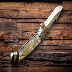 Cuchillo de Supervivencia para Caza y Camping Stormforge Hecho a Mano, Acero D2 58-60HRC, Mango de Resina, Regalo para Él - Product Image 4