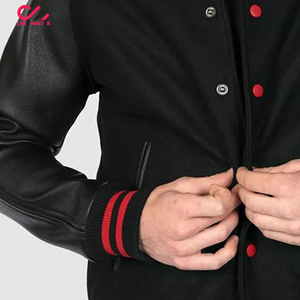 เสื้อแจ็คเก็ต Letterman Varsity รุ่นใหม่ ปี 2026 เสื้อผ้าบุรุษ คุณภาพสูง หนังแท้ 100% และผ้าปักโลโก้แบบกำหนดเอง ราคาประหยัด - Product Image 5