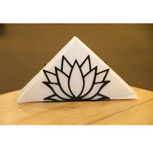 Porte-mouchoirs de luxe écologique fait main avec un design métallique de lotus complexe ajoute de l'élégance à la décoration de table d'événement - Product Image 1