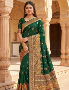 Sari traditionnel indien Paithani en matériaux recyclés Leranath Fashion pour les occasions de mariage, les fêtes et les événements festifs pour femmes - Product Image 1