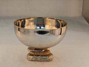 Tazón de Servir Clásico de Metal, 16x9x6.5 Pulgadas, Pulido, Hecho a Mano, Plato Decorativo para Servir Comida en Bodas, Tazones con Pedestal para Uso en la Cena - Product Image 2