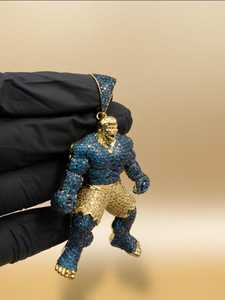 จี้รูปตัวการ์ตูนเงินแท้ชุบทอง 18K ประดับเพชรโมอิสซาไนต์สีน้ำเงินทรงกลมเจียระไนแบบเหลี่ยมเจียรคมสไตล์ฮิปฮอปสำหรับผู้ชาย - Product Image 4