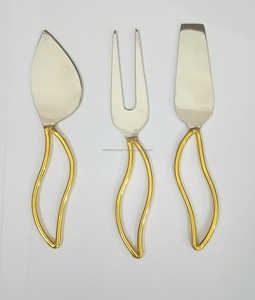 Serveur de gâteau en acier inoxydable plaqué or, couteau à gâteau fait main d'excellente qualité, serveur de gâteau en métal classique et élégant en gros - Product Image 2