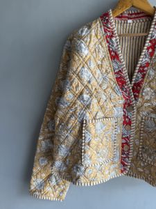 Veste matelassée florale pour femme, col en V, manches trois quarts en coton imprimé, style automne, fermeture boutonnée, cadeau pour elle - Product Image 2