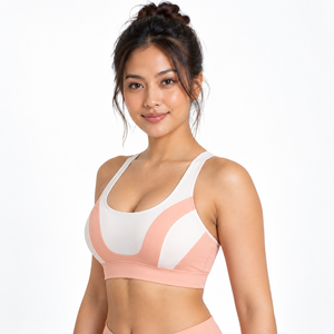 Soutien-gorge de sport en tissu extensible doux, offrant une couverture confortable et un maintien fiable pour la course à pied, les entraînements et les activités sportives. - Product Image 5