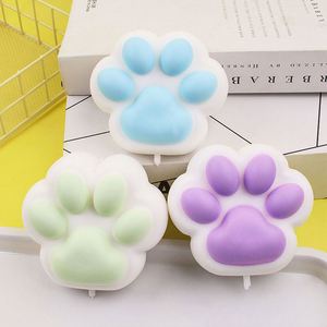 Venta al por mayor de Taba Squishy de silicona con forma de pata de gato, diseño de pata de animal Kawaii, personalizable de fábrica, Taba TPR Mochi Squishy, regalo novedoso - Product Image 3