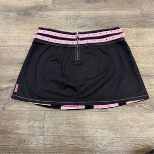 Wholesale Gothic Pleated Mini Skirt Women’s Punk Rock Black and Pink Contrast Panel Short Skirt with <b>Hook</b> and Eye Grommet - Product Image 2