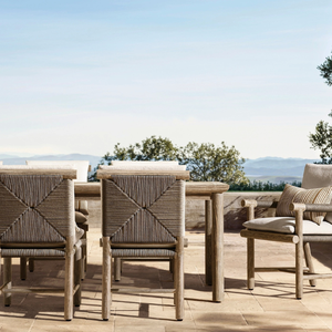 Mesa rectangular de madera de teca con un estilo moderno y sencillo, ideal para restaurantes o cafeterías al aire libre. - Product Image 6