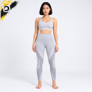 Ensemble de yoga élégant pour femmes, tissu léger, coupe moderne, idéal pour le yoga, le pilates, la course à pied, l'entraînement et les tenues décontractées actives - Product Image 1