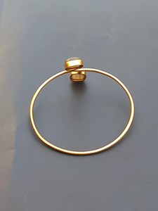 กำไลข้อมือแบบคลาสสิกประดับพลอย บลูเลซอาเกต ทองเหลืองชุบทอง ทำด้วยมือ ปรับขนาดได้ เหมาะสำหรับงานแต่งงาน งานปาร์ตี้ โดย UO - Product Image 3