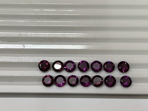Lot de pierres précieuses en vrac calibrées de Rhodolite naturelle de couleur Fine 8mm de forme ronde par Sadiya International - Product Image 4