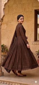Conjunto de Traje Anarkali con Pantalón Acampanado para Mujer, Kurta Larga de Algodón Premium con Dupatta, Atuendo Étnico Tradicional para Fiestas - Product Image 3