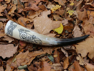 Cuerno Vikingo Redondo para Beber, Hecho a Mano, Ecológico, de Alta Calidad, Pulido, Arte Moderno Coleccionable para el Hogar, PERFECT ENTERPRISES - Product Image 3