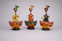 Figurines de musiciens assis en fer indien, design moderne, faites à la main, écologiques, durables, lot de 3, personnalisables, décoration intérieure