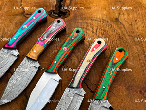 มีดล่าสัตว์เหล็กดามัสกัส UA Supplies แบบปลายแหลม ด้ามไม้และเรซิ่น ใบมีดคงที่ รับผลิตตามสั่ง ขายส่งจำนวนมาก MOQ ต่ำ - Product Image 4