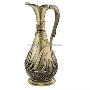 Vase à fleurs rétro personnalisé en métal pot de fleurs vintage pour la décoration intérieure par Azora industries - Product Image 2