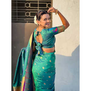 Sari Paithani Verde con Detalles Tejidos en Zari, Ropa India y Pakistaní - Product Image 2