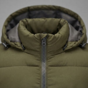 Blouson d'hiver matelassé pour homme avec capuche, fermeture éclair, col montant, couleur unie, décontracté, coupe-vent, rembourrage en polyester - Product Image 4