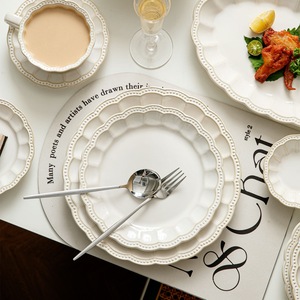 Service de table élégant en céramique blanche vintage, bord festonné perlé en relief, compatible lave-vaisselle, écologique, assiettes pour mariage, fête et maison - Product Image 5