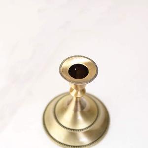 Porte-bougies coniques en laiton fini, chandeliers traditionnels en métal pour table à manger standard - Product Image 5