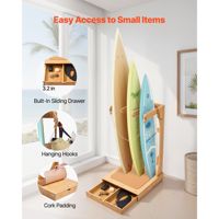 Support vertical à 3 niveaux pour planches de surf, en bois, autoportant, avec crochets de suspension et rembourrage en liège, pour le rangement des wakeboards et des kiteboards