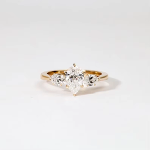 Bague Classique de Luxe en Or Massif 14K 18K avec Trois Diamants Poire, Bague de Fiançailles, Alliance, Bague Goutte d'Eau, Bague Trilogie, Bague de Promesse - Product Image 1