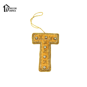 Ornements de Noël en velours doré faits à la main, lettres brodées à la main, décoration suspendue en Zardosi - Product Image 2