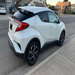 Toyota CHR 2020 2021 2019 d'occasion, économique en carburant, excellent état, modèle japonais, en stock, livraison rapide - Product Image 4