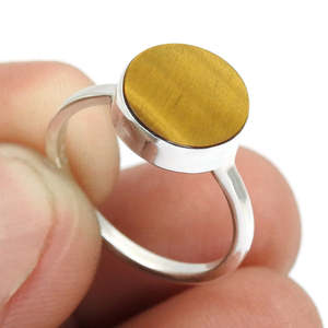 Anillo Único de Plata de Ley 925 con Piedra de Ojo de Tigre de Corte Redondo, Joyería Bohemia de Alta Calidad Disponible a Precio de Mayoreo - Product Image 3