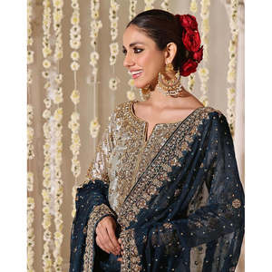 Elegante Conjunto de Fiesta para Mujer JL con Top y Pantalón Bordados y Dupatta Color Pista Talla M - Product Image 2