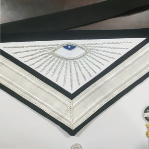 Tablier maçonnique en satin brodé, motif géométrique, colonnes noires, blanches et dorées, design damier, pour usage artisanal traditionnel - Product Image 4