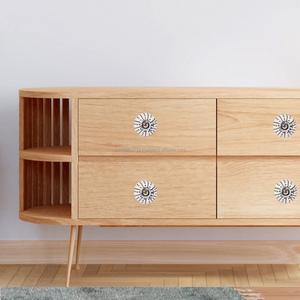 Perillas de puerta de cerámica blanca y azul hechas a mano de alta calidad, perillas de gabinete y cajón de aleación para uso en cocina y dormitorio - Product Image 2