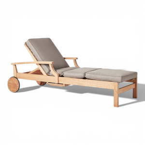 Chaise longue d'extérieur inclinable en teck séché au four, avec surface de couchage à lattes et plateau pliable pour boissons - Product Image 2