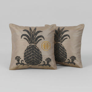 Funda de Cojín Cuadrada Moderna Personalizada con Estampado Floral, Diseño de Piña a Rayas, Bordado a Mano con Cuentas, Cojín Decorativo - Product Image 1