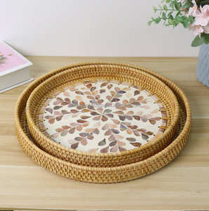 Plateaux de service ronds en nacre de meilleure qualité et écologiques Plateaux MOP à motif noir Plateau de service en rotin - Product Image 2