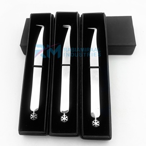 แหนบดึงขนตา RMI Diamond Grip และ Plain Grip ปลายโค้ง 90 องศา / ดีไซน์ลายหัวใจและฤดูหนาว / บรรจุในกล่องการ์ด - Product Image 2