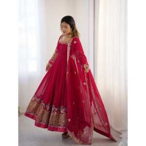 Vestido XL de diseñador con trabajo de secuencia de bordado multihilo - Product Image 2