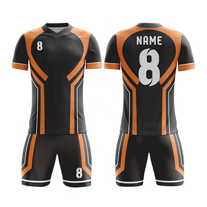 Tenues de football pour hommes durables et respirantes, ensemble maillot et short imprimés pour l'extérieur avec impression par transfert thermique de haute qualité - Product Image 1