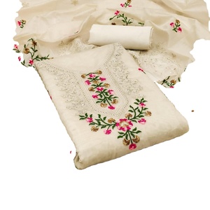 Nouveau matériel de robe costume de broderie de cou chanderi lourd pour les femmes - Product Image 1