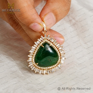 Colgante de Oro Amarillo de 14k con Esmeralda Natural Única y Diamante Natural en Forma de Lágrima, Joyería Fina - Product Image 6