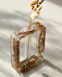 Resin Flower <b>Vase</b> With Durable Finish For Bedroom Shelf Decoration And Floral Arrangement Display - Product Image 3