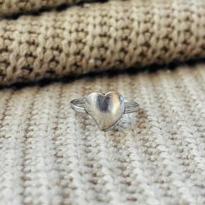 Heart Shape Brass <b>Ring</b> <b>Silver</b> Plated Minimal Dainty Wholesale For Women - Product Image 1