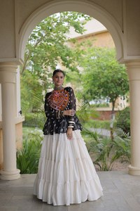 Malai Faux Georgette Magnifique travail de miroir véritable, dentelle dorée Gota Zari, longueur au sol, séchage rapide, sans plis, protection solaire - Product Image 1