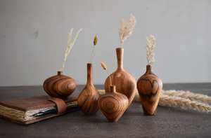 Vase à fleurs artisanal en teck et bambou, petit, style mid-century modern, pour décoration de mariage et de maison - Product Image 4