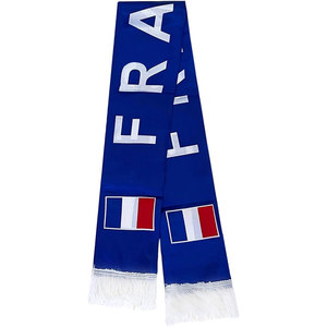 Écharpe de football ultime en tissu tricoté doux et chaud, vêtement premium pour les supporters, idéale pour les matchs en stade et le confort hivernal - Product Image 1