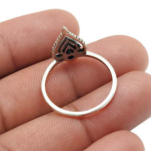 แหวนพลอยออนิกซ์สีดำทรงกลมดีไซน์ดั้งเดิม ทำจากเงินแท้ 925 ดีไซน์มงกุฎ เครื่องประดับสไตล์โบฮีเมียนสำหรับสาวๆ - Product Image 3